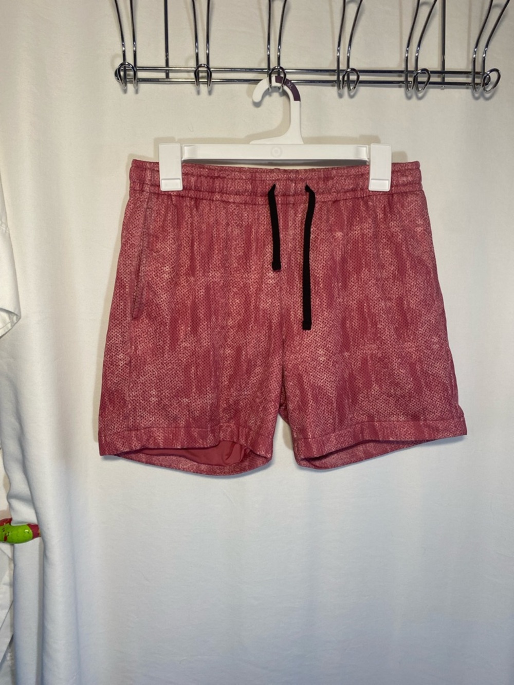Bear Bottom pink Mesh Shorts 5.5 inch Sz Medium w/ pockets